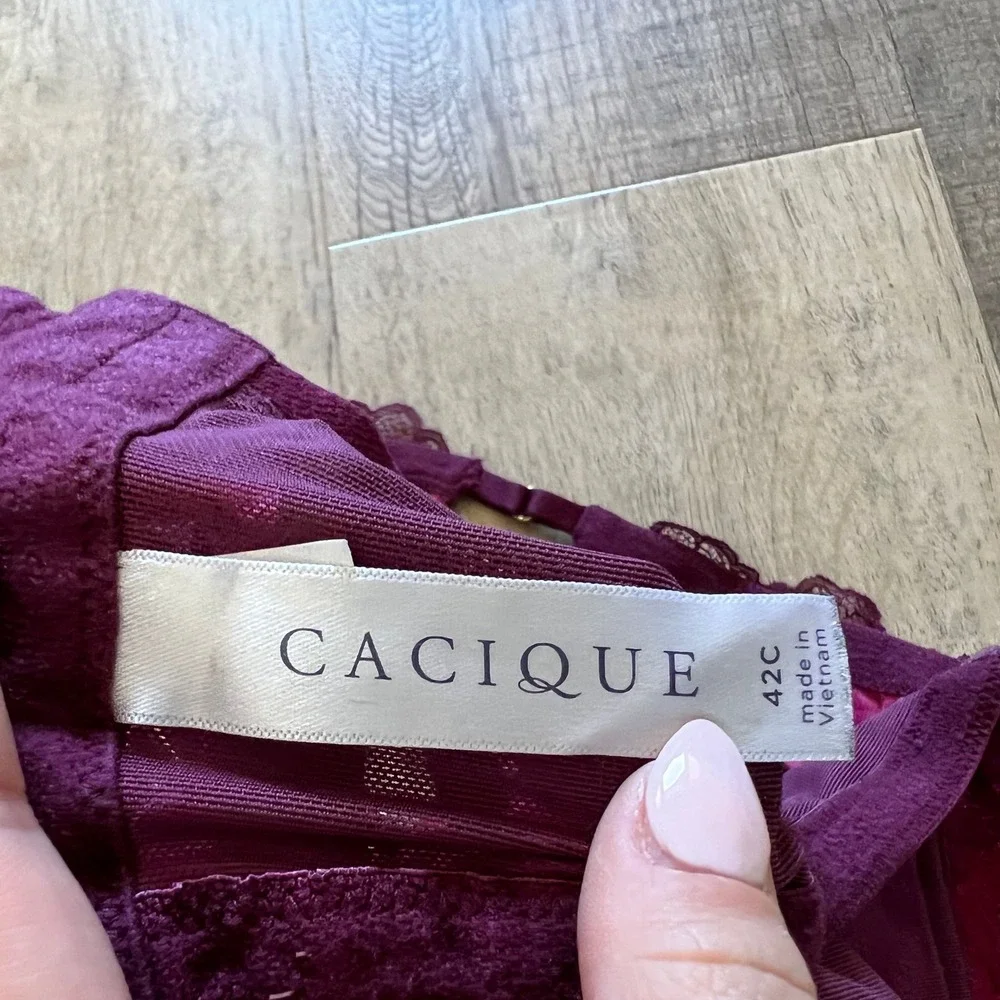 Cacique Burgundy Floral Lace Unlined Balconette Bra 42C Underwire Keyhole 5245